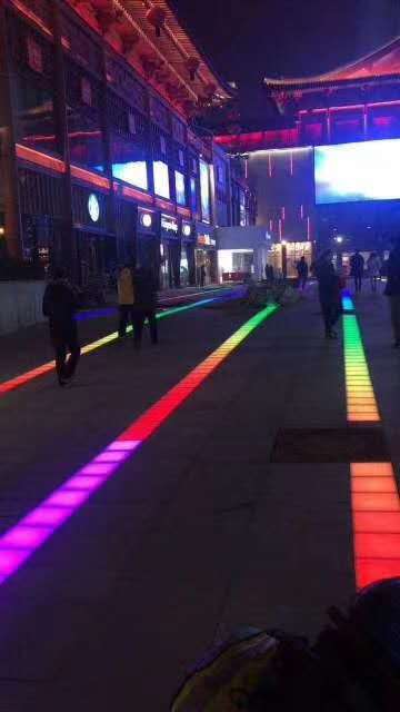 互動(dòng)感應(yīng)七彩帶音樂LED地磚屏